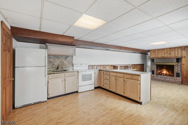 23 Cabot Ln, Kinnelon Boro, NJ 07405