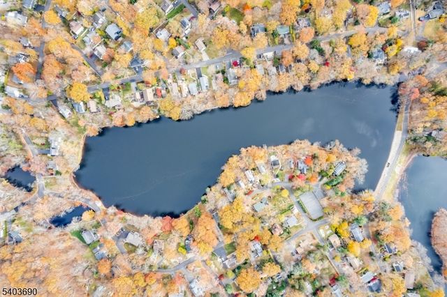 23 Cabot Ln, Kinnelon Boro, NJ 07405