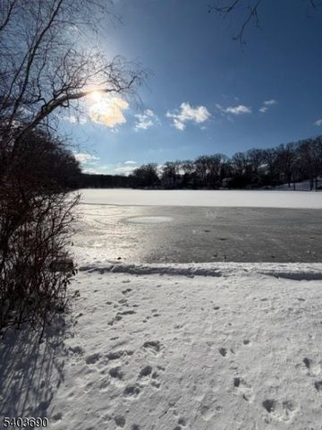 23 Cabot Ln, Kinnelon Boro, NJ 07405