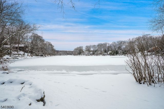 23 Cabot Ln, Kinnelon Boro, NJ 07405