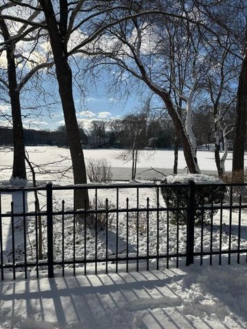 23 Cabot Ln, Kinnelon Boro, NJ 07405