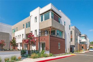 609 S Lyon Street, Santa Ana, CA 92705