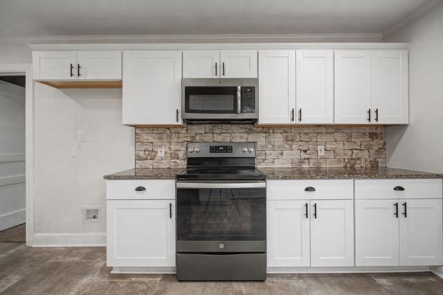 107 Cherry St, Centerville, TN 37033