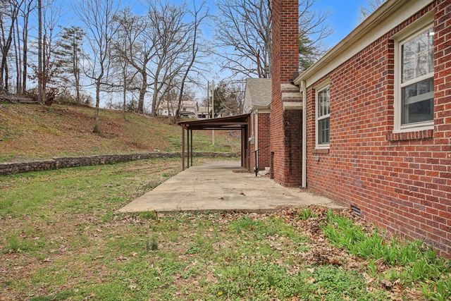 107 Cherry St, Centerville, TN 37033