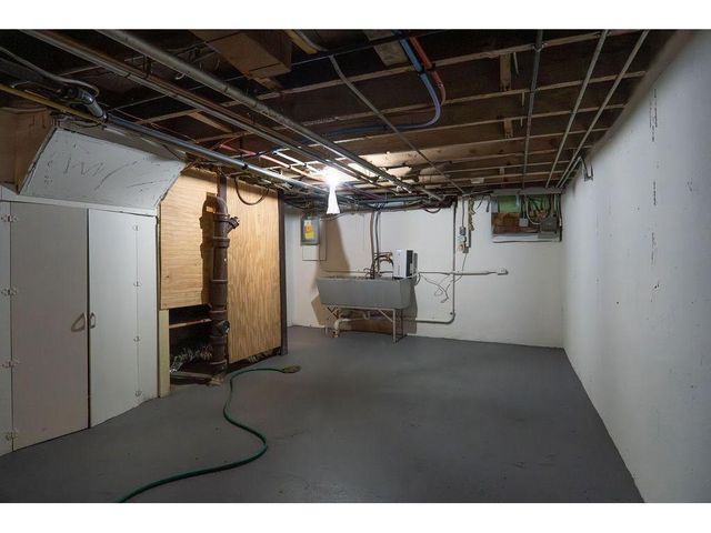 1220 Burr Street, Saint Paul, MN 55130