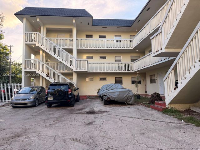770 NE 128th Street 304, North Miami, FL 33161