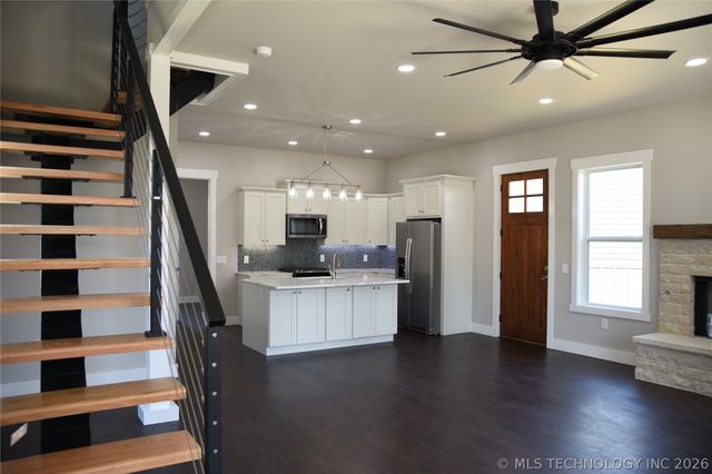 43 S Cliff Crest Drive, Langley, OK 74350