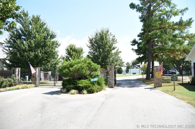 43 S Cliff Crest Drive, Langley, OK 74350