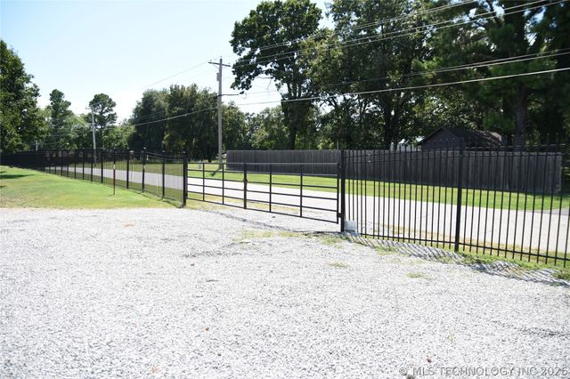 43 S Cliff Crest Drive, Langley, OK 74350