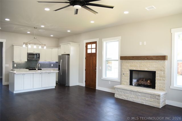 43 S Cliff Crest Drive, Langley, OK 74350