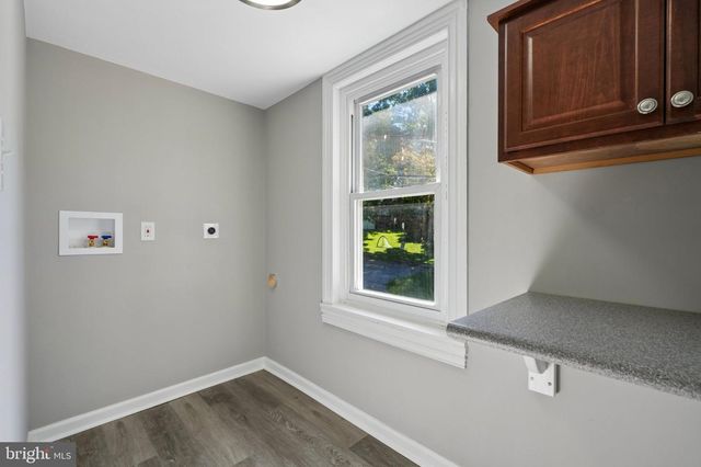 564 W BRIDGE ST, Phoenixville, PA 19460
