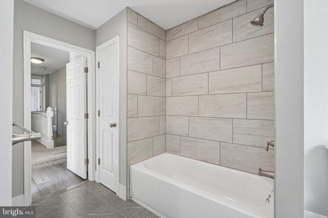 564 W BRIDGE ST, Phoenixville, PA 19460