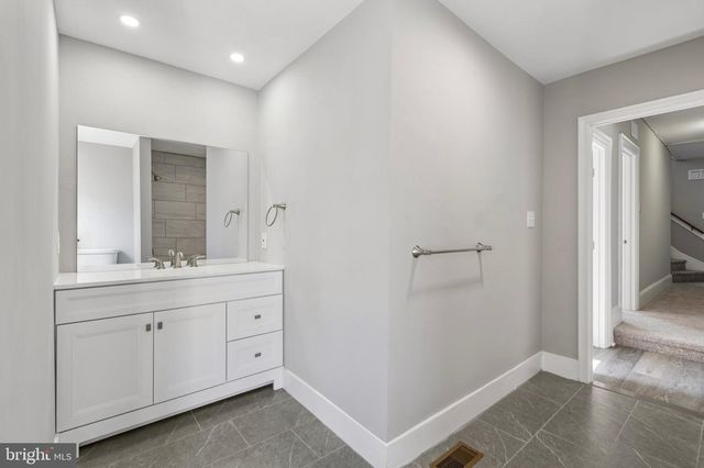 564 W BRIDGE ST, Phoenixville, PA 19460