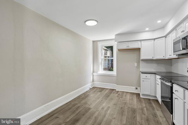 564 W BRIDGE ST, Phoenixville, PA 19460
