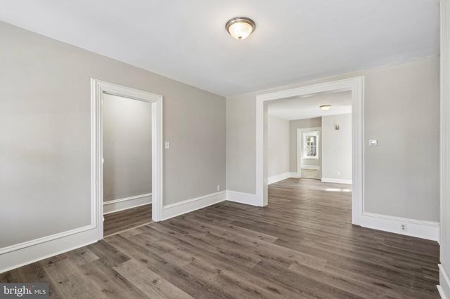 564 W BRIDGE ST, Phoenixville, PA 19460