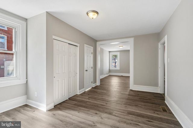 564 W BRIDGE ST, Phoenixville, PA 19460