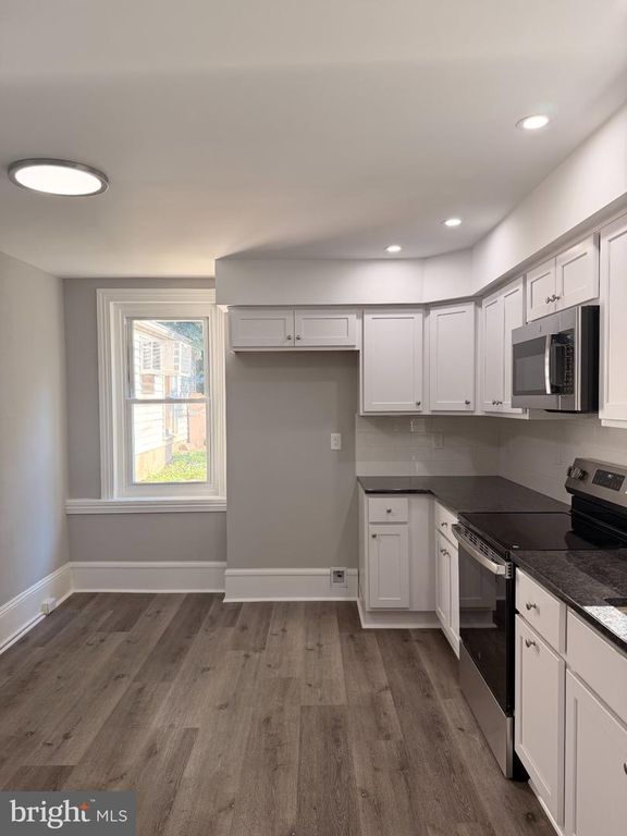 564 W BRIDGE ST, PHOENIXVILLE, PA 19460 — photo 5
