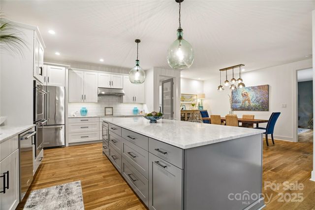 136 Cedar Woods Drive, Mooresville, NC 28117