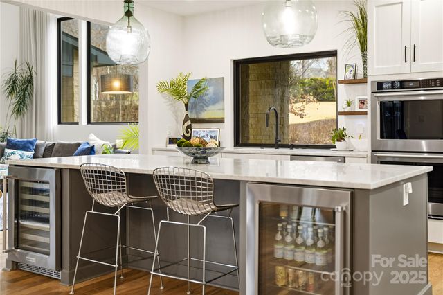 136 Cedar Woods Drive, Mooresville, NC 28117