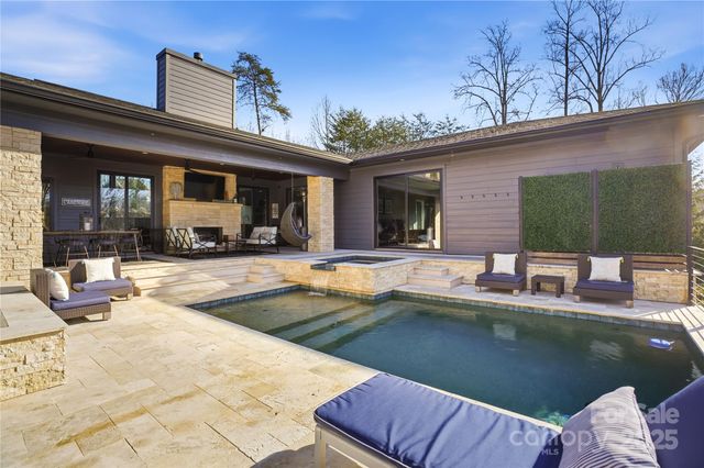 136 Cedar Woods Drive, Mooresville, NC 28117