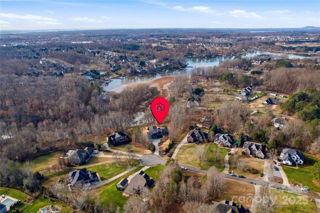 136 Cedar Woods Drive, Mooresville, NC 28117