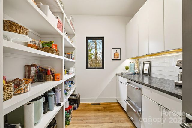 136 Cedar Woods Drive, Mooresville, NC 28117