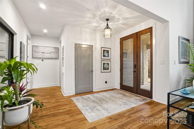 136 Cedar Woods Drive, Mooresville, NC 28117