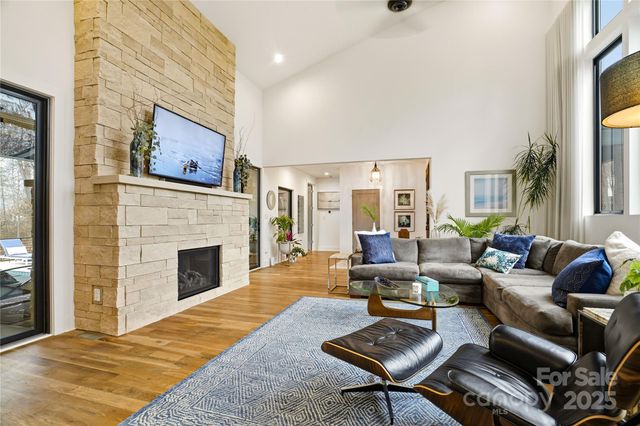 136 Cedar Woods Drive, Mooresville, NC 28117