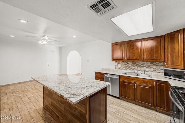 5509 W AVALON Drive, Phoenix, AZ 85031