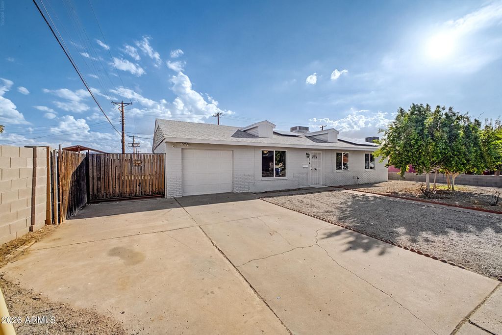 5509 W AVALON Drive, Phoenix, AZ 85031 — photo 2