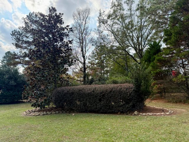 64 Delancy Robbins Rd., Columbia, MS 39429