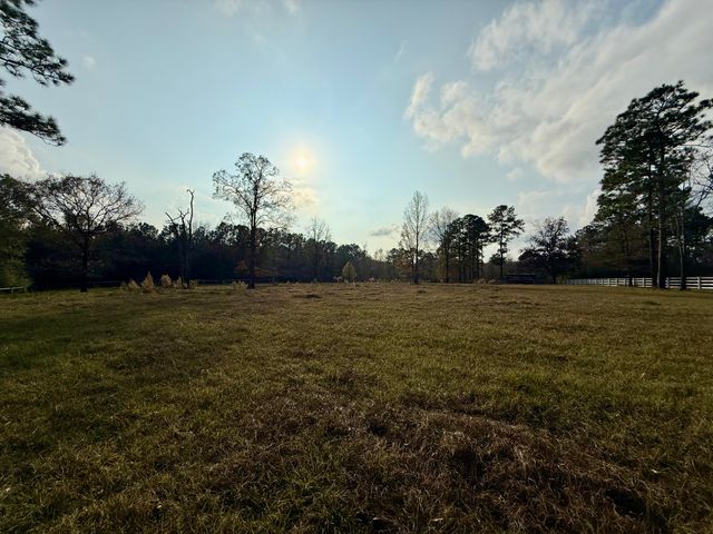 64 Delancy Robbins Rd., Columbia, MS 39429