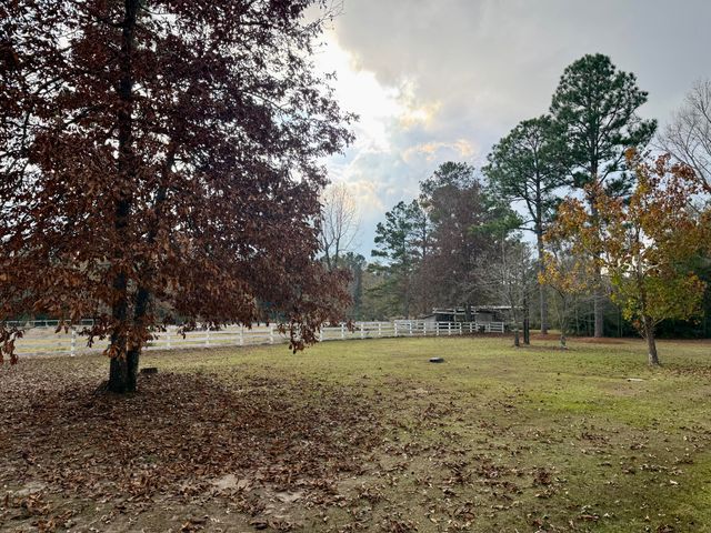 64 Delancy Robbins Rd., Columbia, MS 39429