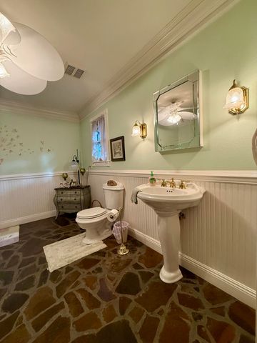 64 Delancy Robbins Rd., Columbia, MS 39429