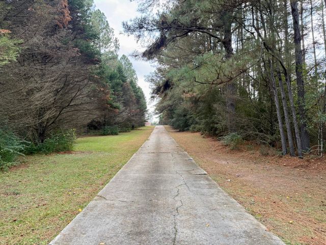 64 Delancy Robbins Rd., Columbia, MS 39429