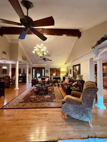 64 Delancy Robbins Rd., Columbia, MS 39429