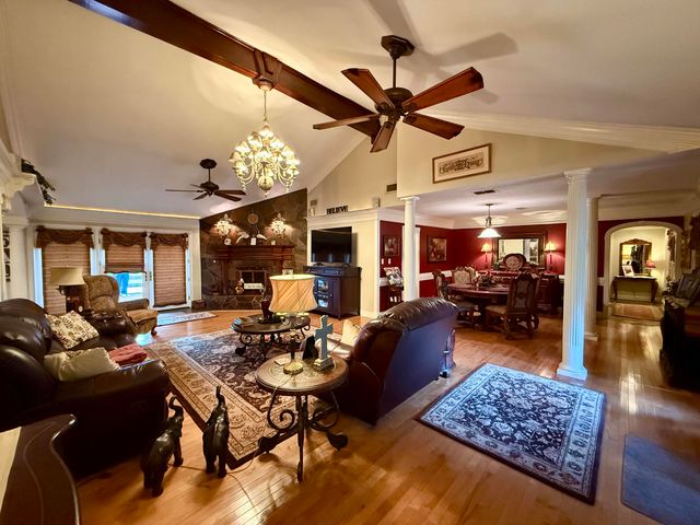 64 Delancy Robbins Rd., Columbia, MS 39429