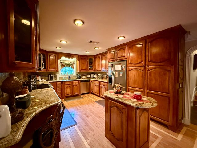 64 Delancy Robbins Rd., Columbia, MS 39429