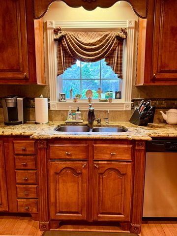 64 Delancy Robbins Rd., Columbia, MS 39429