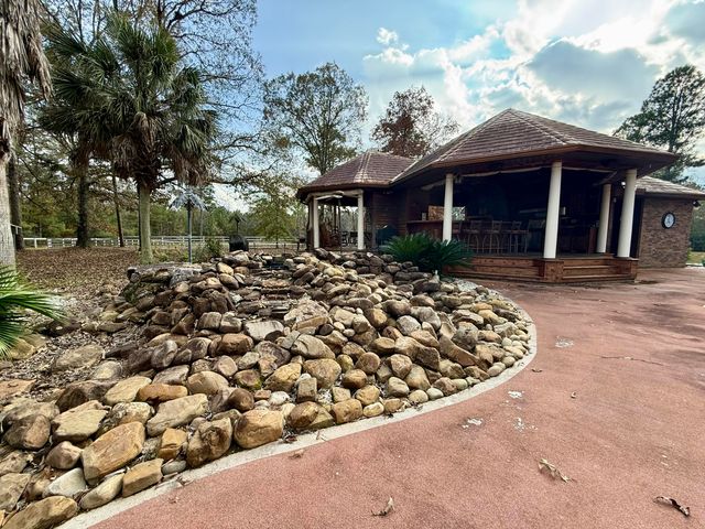 64 Delancy Robbins Rd., Columbia, MS 39429