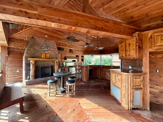 64 Delancy Robbins Rd., Columbia, MS 39429