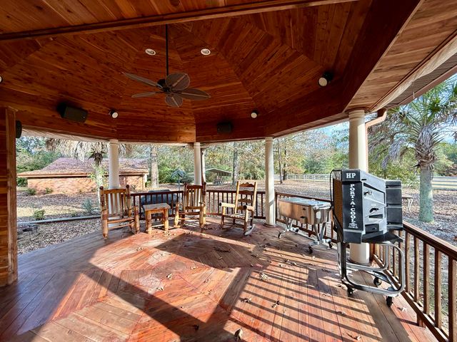 64 Delancy Robbins Rd., Columbia, MS 39429