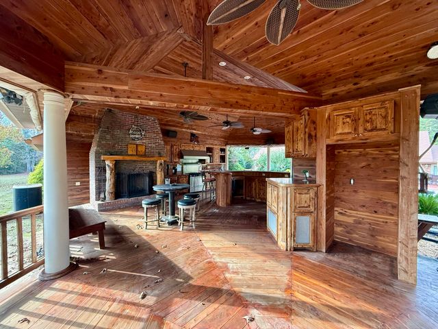 64 Delancy Robbins Rd., Columbia, MS 39429