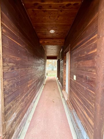 64 Delancy Robbins Rd., Columbia, MS 39429