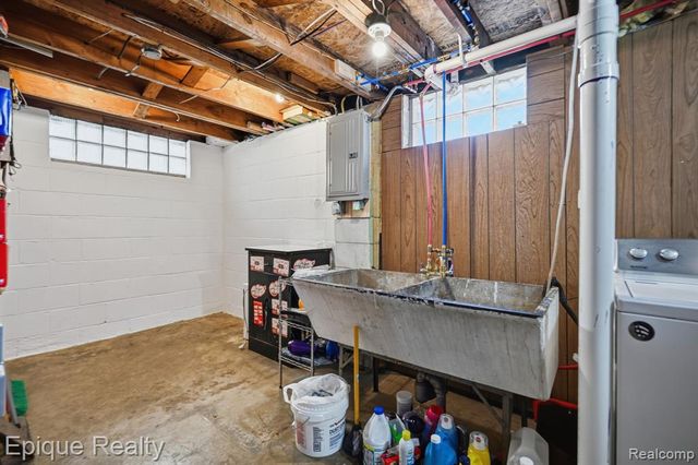 4165 Westpoint Street, Dearborn Heights, MI 48125