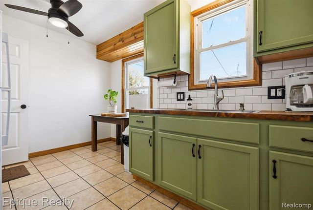 4165 Westpoint Street, Dearborn Heights, MI 48125