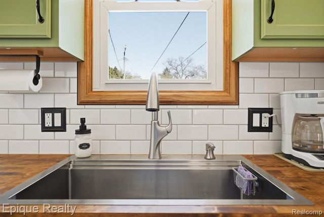 4165 Westpoint Street, Dearborn Heights, MI 48125
