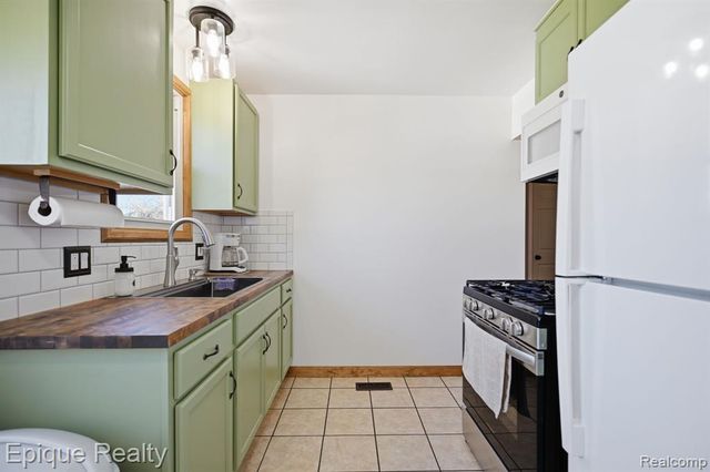 4165 Westpoint Street, Dearborn Heights, MI 48125