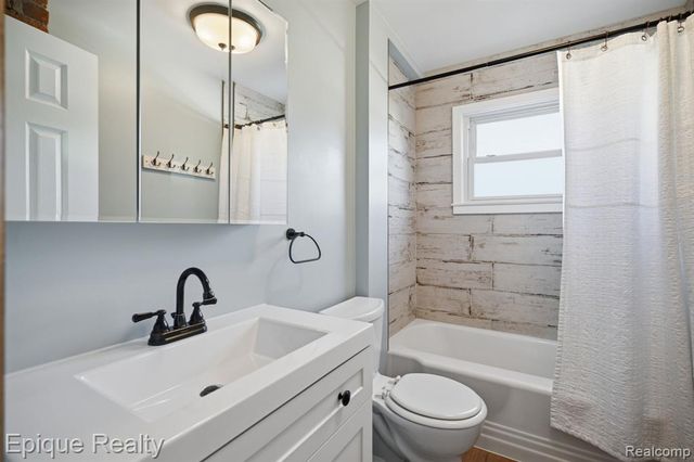 4165 Westpoint Street, Dearborn Heights, MI 48125