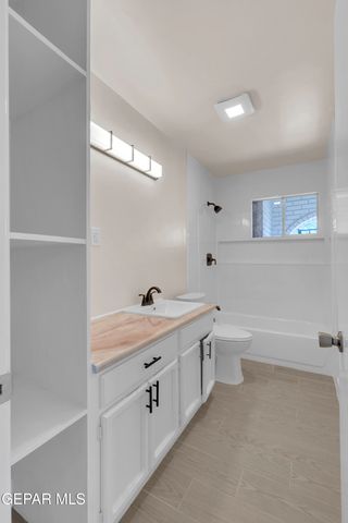 10240 KENWORTHY Street, El Paso, TX 79924